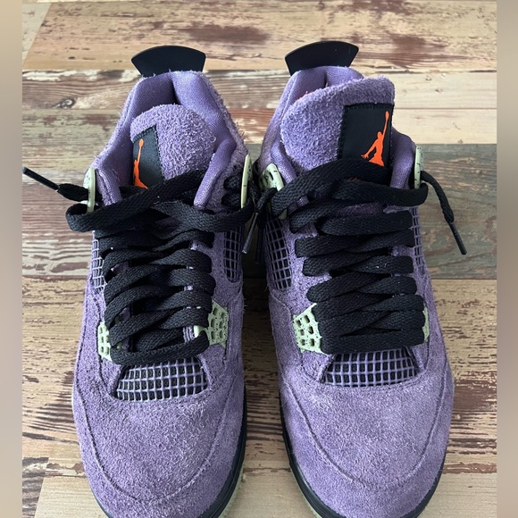 Air Jordan 4 Retro Sneakers - Picture 2 of 8